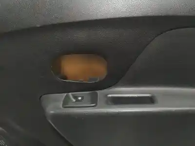 İkinci el araba yedek parçası sag ön kapi kaplamasi için dacia sandero laureate oem iam referansları 809103650r  n1.z1.34.3.b