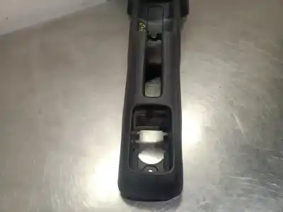 Recambio de automóvil de segunda mano de APOYABRAZOS CENTRAL para AUDI A1 (8X) Ambition referencias OEM IAM 8X0863240C  