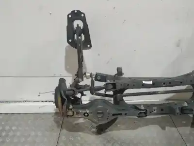 Peça sobressalente para automóvel em segunda mão charrió / suporte de eixo de trás por toyota corolla (e21) hybrid style 140 cv / 103 kw referências oem iam   n5.puente.suelo