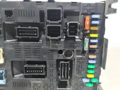 Peça sobressalente para automóvel em segunda mão CAIXA DE FUSÍVEIS E RELÉS por PEUGEOT 3008  Referências OEM IAM 281197595  N1.Z2.9.4.3
