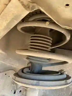 Автозапчасти б/у передний левый амортизатор за chrysler voyager (rg) motor 2.8 ltr. - 110 kw crd cat ссылки oem iam   