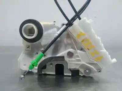Second-hand car spare part left front door lock for toyota yaris active oem iam references   n1.z1.25.2.b