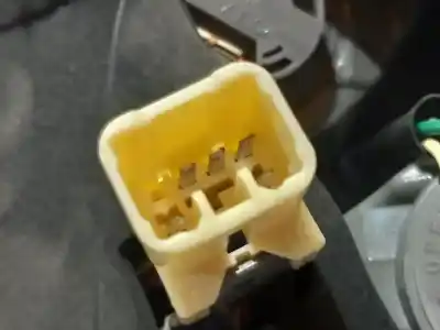 Second-hand car spare part right tailgate light for toyota yaris active oem iam references   n1.z1.1.3.a