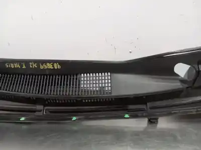 Peça sobressalente para automóvel em segunda mão grelha torpedo curcuvan por toyota yaris active referências oem iam 557510d040