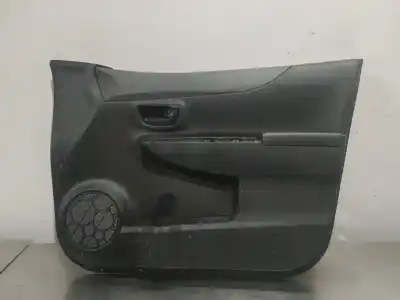 Peça sobressalente para automóvel em segunda mão forra / revestimento da porta dianteira direita por toyota yaris active referências oem iam   n1.z1.21.7.b