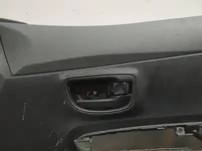 Peça sobressalente para automóvel em segunda mão forra / revestimento da porta dianteira direita por toyota yaris active referências oem iam   n1.z1.21.7.b