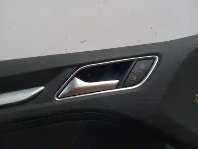 Pièce détachée automobile d'occasion GARNITURE DE PORTE AVANT GAUCHE pour AUDI A3 SPORTBACK (8VA) Ambition 125 CV / 92 KW Références OEM IAM   