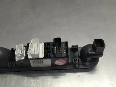 Second-hand car spare part left front power window switch for renault espace iv (jk0) 2.0 dynamique [2.0 ltr. - 110 kw dci diesel fap] oem iam references   n1.z1.17.5.m