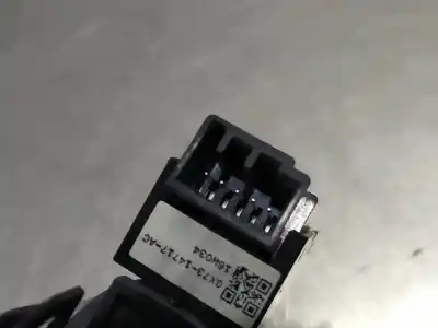 Peça sobressalente para automóvel em segunda mão botão / interruptor elevador vidro traseiro direito por jaguar f-pace portfolio referências oem iam gx7314717ac Peça sobressalente para automóvel em segunda mão botão / interruptor elevador vidro traseiro direito por jaguar f-pace portfolio referências oem iam gx7314717ac