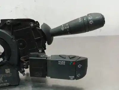 Автозапчастина б/у управління світлом для renault captur adventure посилання на oem iam 255675887r  n1.z1.30.4.a