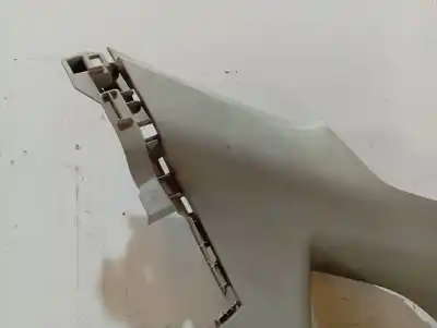 Peça sobressalente para automóvel em segunda mão molduras traseiras por renault captur adventure referências oem iam   n2.z1.38.1.3