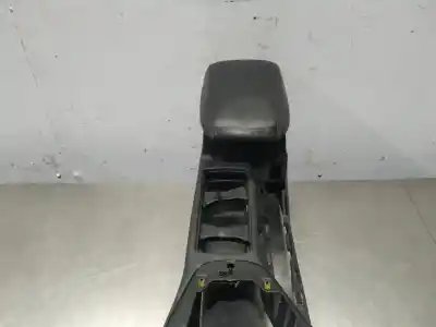 Автозапчастина б/у центральний подлокник для ford focus turn. titanium посилання на oem iam f1eba045a06c  n1.z3.6.1.a