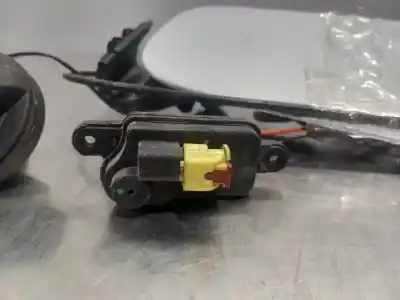 Peça sobressalente para automóvel em segunda mão tampa de combustível externa por audi a3 cabrio (8ve) design edition 116 cv / 85 kw referências oem iam 8v5010508p