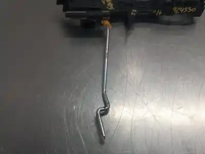 Second-hand car spare part left front outer door handle bracket for toyota auris hybrid active oem iam references   n2.z1.3.8