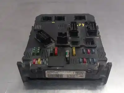 Pezzo di ricambio per auto di seconda mano scatola relè/fusibili per citroen berlingo 1.9 d multispace riferimenti oem iam 9649627780 s118085320a  n1.z2.9.4.4