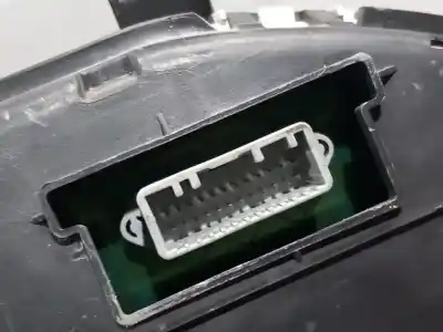 Peça sobressalente para automóvel em segunda mão quadrante por renault clio iii pack authentique referências oem iam 8201060310  n1.z2.1.6.2