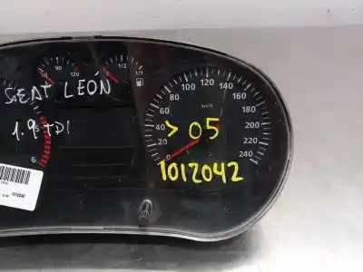 Second-hand car spare part dashboard for seat leon (1m1) 1.6 oem iam references 1m0920802d  n1.z2.1.5.5