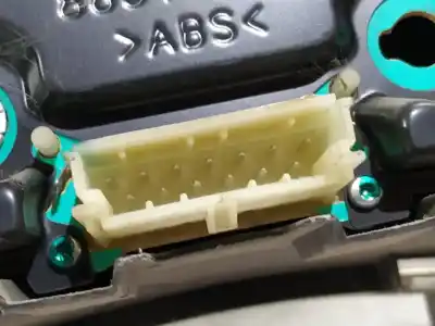 Second-hand car spare part dashboard for opel meriva cosmo oem iam references 13173381xt  n1.z2.1.9.3