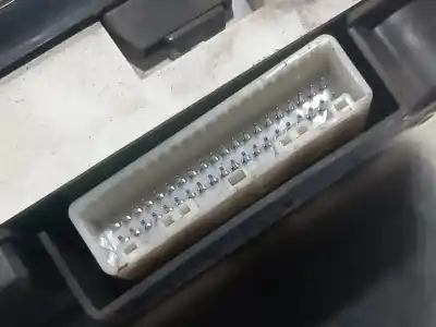 Автозапчастина б/у ПАНЕЛЬ ІНСТРУМЕНТІВ для TOYOTA COROLLA (E12)  Посилання на OEM IAM 8380002750  N1.Z2.1.11.3