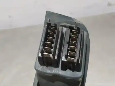 Автозапчасти б/у ВЫКЛЮЧАТЕЛЬ ЛЕВОГО ПЕРЕДНЕГО ОКНА за RENAULT MEGANE I BERLINA HATCHBACK (BA0)  ссылки OEM IAM R207715E2  N1.Z1.17.6