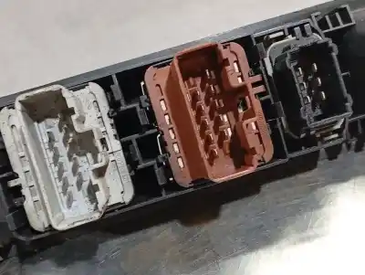 Автозапчасти б/у выключатель левого переднего окна за renault espace iv (jk0) grand espace privilege ссылки oem iam 8200519362  n1.z1.17.6