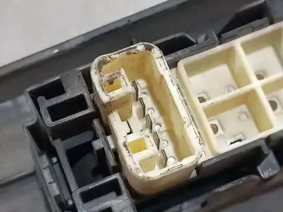 Second-hand car spare part right front power window switch for toyota yaris active oem iam references   n1.z1.18.5