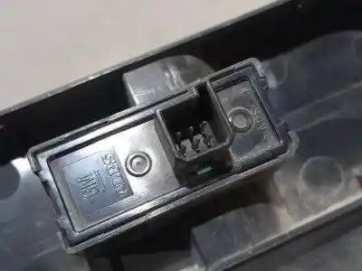 Second-hand car spare part right front power window switch for opel zafira b cosmo oem iam references   n1.z1.17.7