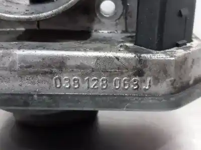 Pezzo di ricambio per auto di seconda mano scatola della farfalla per volkswagen caddy ka/kb (2k) furg. 69 cv / 51 kw riferimenti oem iam 038128063j