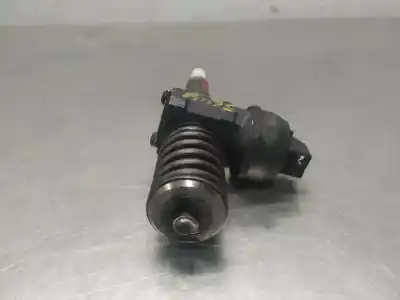 Second-hand car spare part injector for volkswagen caddy ka/kb (2k) furg. 69 cv / 51 kw oem iam references 038130073br  inyector.17
