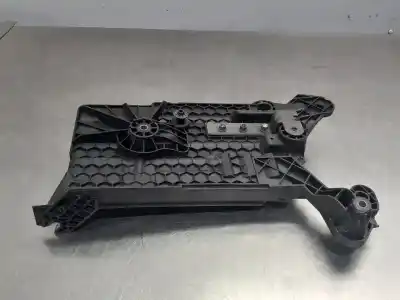 Peça sobressalente para automóvel em segunda mão suporte por seat ateca (kh7) style referências oem iam 