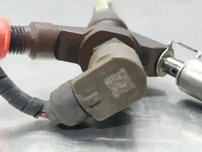 Tweedehands auto-onderdeel INJECTOR voor TOYOTA AVENSIS BERLINA (T25) 2.2 D-4D Clean Power Executive Sedán OEM IAM-referenties 236700R040  