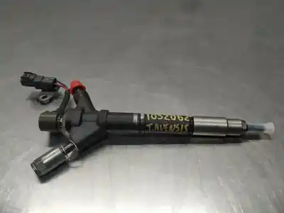 Tweedehands auto-onderdeel INJECTOR voor TOYOTA AVENSIS BERLINA (T25) 2.2 D-4D Clean Power Executive Sedán OEM IAM-referenties 236700R040  