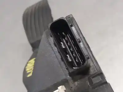 Second-hand car spare part accelerator pedal for opel corsa e business oem iam references 13305804  n2.z1.27.10