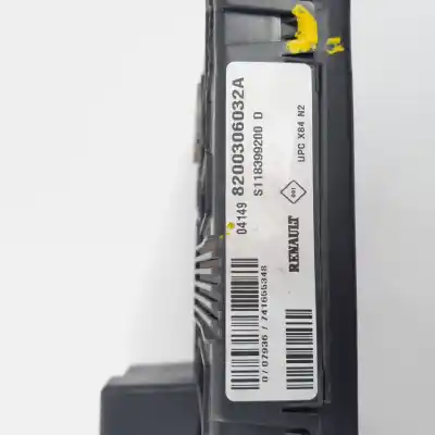 Автозапчасти б/у блок реле/предохранителей за renault scenic ii confort dynamique ссылки oem iam 8200306032a  