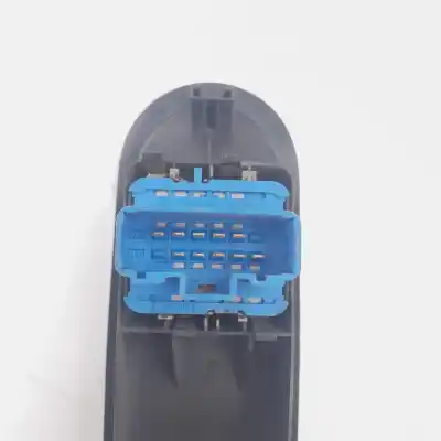Peça sobressalente para automóvel em segunda mão botão / interruptor elevador vidro dianteiro esquerdo por renault megane ii berlina 3p * referências oem iam 156018090  