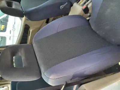 Gebrauchtes Autoersatzteil RECHTER VORDERSITZ zum NISSAN TERRANO/TERRANO.II (R20)  OEM-IAM-Referenzen TD27  