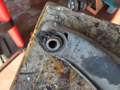 Second-hand car spare part front right upper suspension arm for renault maxity 130 dxi oem iam references zd30  