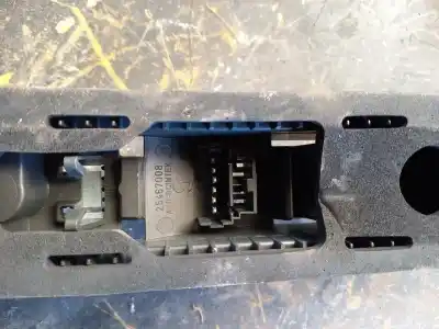 Pezzo di ricambio per auto di seconda mano portalampada per opel vivaro 2002 1.9 d di riferimenti oem iam f9q  