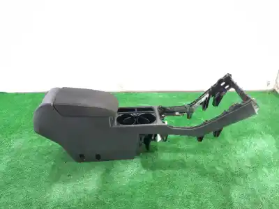 Pezzo di ricambio per auto di seconda mano bracciolo centrale per volkswagen touran (5t1) edition bmt 110 cv / 81 kw riferimenti oem iam   
