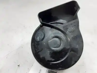 Second-hand car spare part horn for jeep cherokee sport 177 cv / 130 kw oem iam references 05026984aa