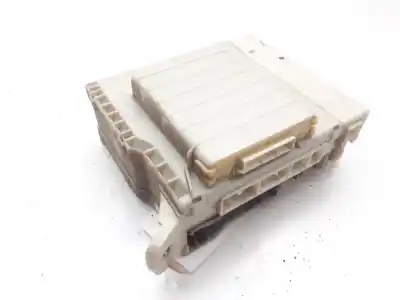 Second-hand car spare part fuse box unit for lexus is200 (ds2/is2) 220d oem iam references 8273053020  