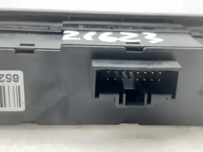 Second-hand car spare part hazard warning lights for ssangyong tivoli premium 4x2 oem iam references 8520035001  