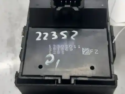 Peça sobressalente para automóvel em segunda mão botão / interruptor elevador vidro dianteiro esquerdo por opel insignia a sedán (g09) 2.0 cdti (69) referências oem iam 13305011