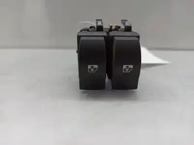 Second-hand car spare part LEFT FRONT POWER WINDOW SWITCH for RENAULT LAGUNA II (BG0)  OEM IAM references 8200315042  