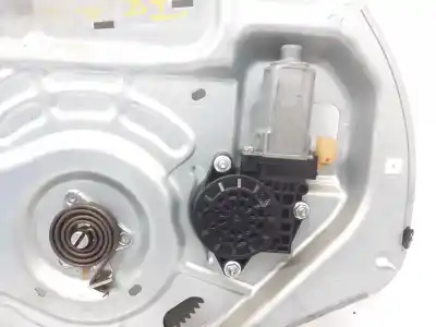 Peça sobressalente para automóvel em segunda mão elevador de vidros dianteira esquerda por hyundai tucson (jm) 2.0 crdi comfort (4wd) referências oem iam 824702e010