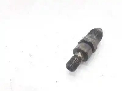 Second-hand car spare part injector for nissan pick-up (d22) td doble cabina navara 4x4 oem iam references 1660063g20   Second-hand car spare part injector for nissan pick-up (d22) td doble cabina navara 4x4 oem iam references 1660063g20