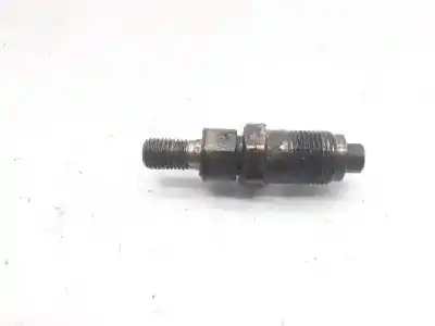 Second-hand car spare part injector for nissan pick-up (d22) td doble cabina navara 4x4 oem iam references 1660063g20   Second-hand car spare part injector for nissan pick-up (d22) td doble cabina navara 4x4 oem iam references 1660063g20