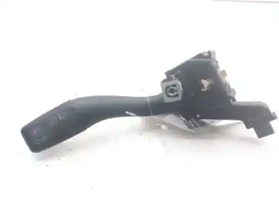 Pièce détachée automobile d'occasion COMMANDE DE CLIGNOTANTS pour AUDI A3 (8P)  Références OEM IAM 8P0953513A  