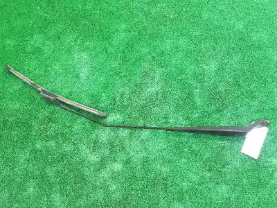 Second-hand car spare part front right windshield wiper arm for peugeot 208 i (ca_, cc_) 1.2 vti 82 oem iam references 9673292080