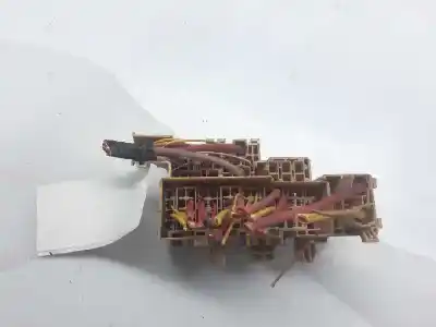 Second-hand car spare part fuse box unit for renault kangoo furgón compact comfort oem iam references 8200574970